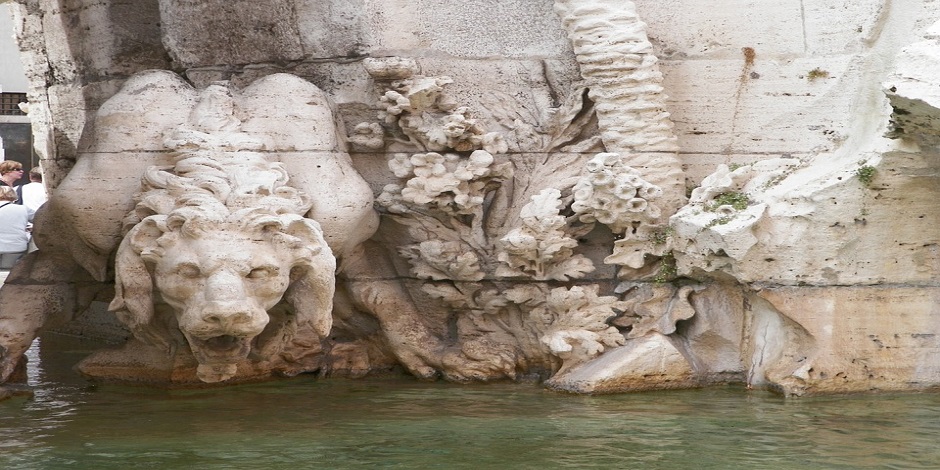 leone fontana dei fiumi